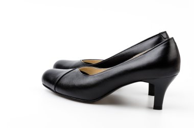 siyah deri ayakkabı