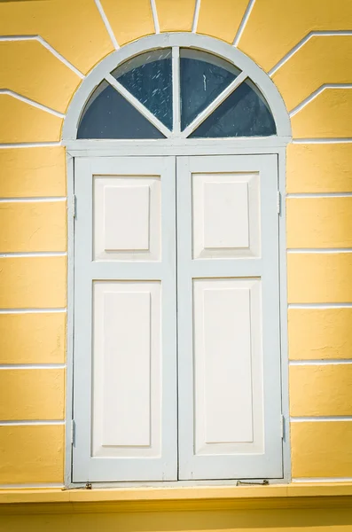 Old classic window — Stock Photo, Image