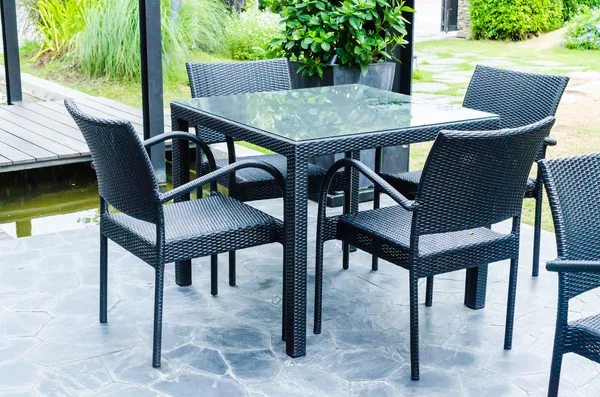 Tafel en stoelen — Stockfoto