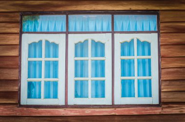 eski ahşap pencere