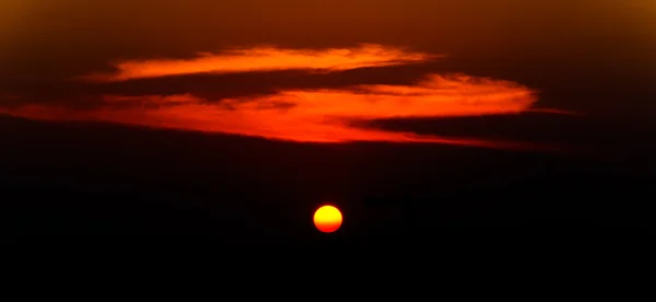 Silhueta do pôr do sol — Fotografia de Stock