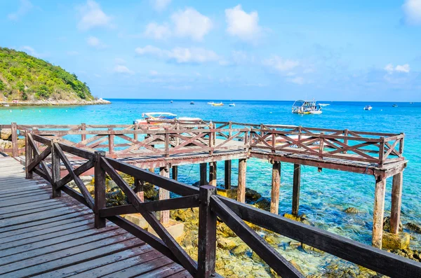 Koh larn ostrov tropická pláž — Stock fotografie