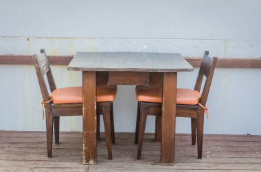 Sahilde akşam yemeği.