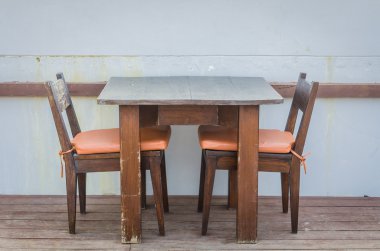 Sahilde akşam yemeği.