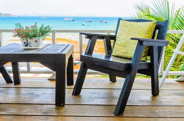 浜辺の木製椅子 — ストック写真