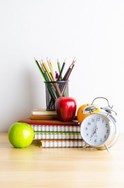 geri okul, not defteri, saat, kurşun kalem, ahşap tabl apple için