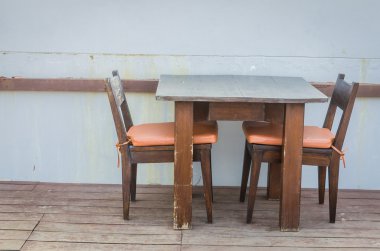 Sahilde akşam yemeği.