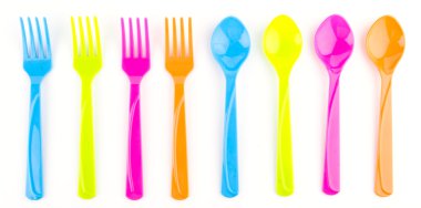 Beyaz arka plan rengi kaşık çatal tabak plastik yalıtılmış