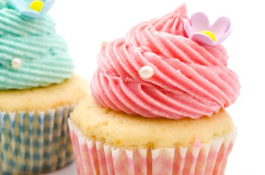 vanilyalı kek izole beyaz arka plan