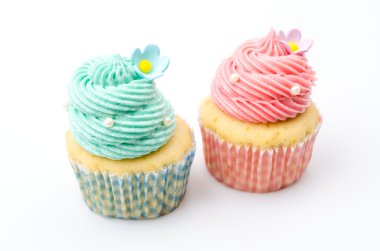 vanilyalı kek izole beyaz arka plan