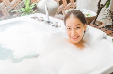 Kadınlar spa banyo Jakuzi