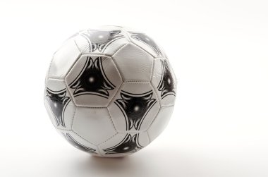 Futbol topu izole beyaz arka plan