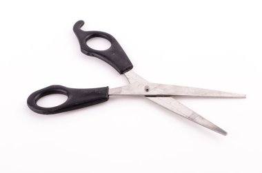 Makas beyaz arkaplanda izole edildi