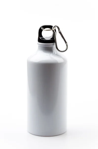 Ze stali nierdzewnej butelki wody na białym tle — Zdjęcie stockowe