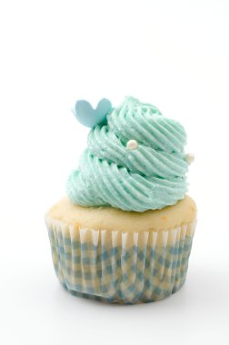 vanilyalı kek izole beyaz arka plan