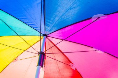 renkli şemsiye