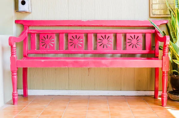 Red bench — Stok fotoğraf