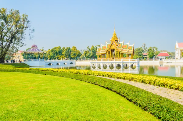 Het platform bang pa in paleis thailand — Stockfoto