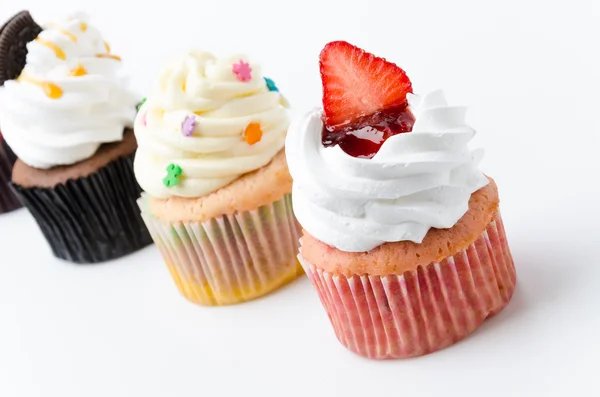 Cupcakes sur blanc — Photo