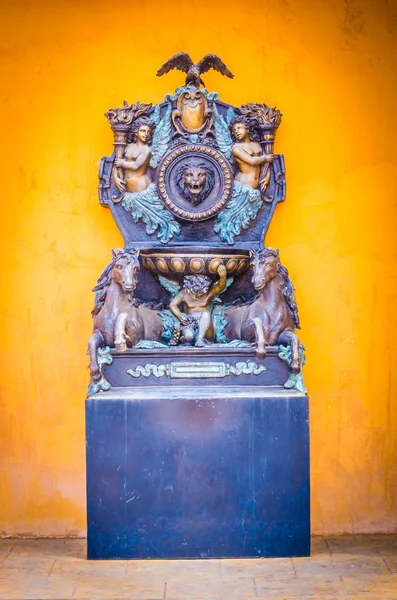 Fountain in the park — Stock Photo, Image