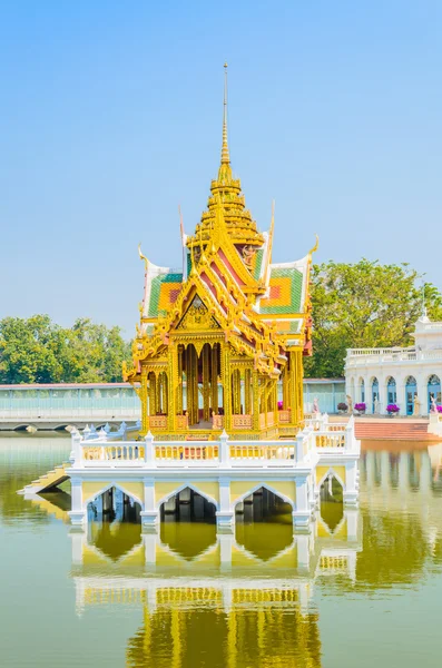 Het platform bang pa in paleis thailand — Stockfoto