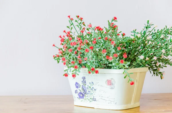 çiçek vazo dekorasyon