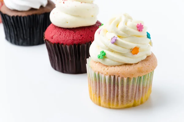 Cupcakes på vit — Stockfoto