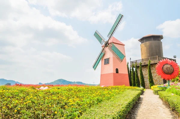 Molino de viento —  Fotos de Stock