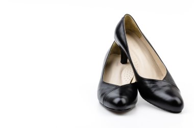 siyah deri ayakkabı