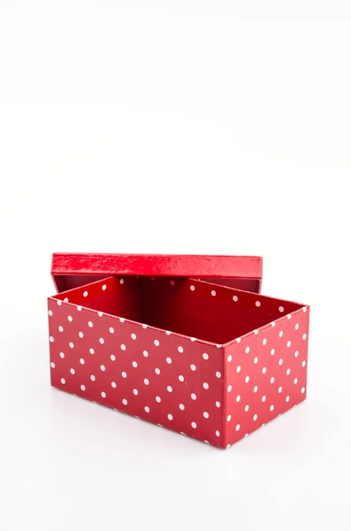 Caixa de presente vermelho isolado fundo branco — Fotografia de Stock