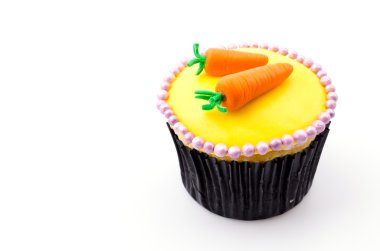 Paskalya kek izole beyaz arka plan