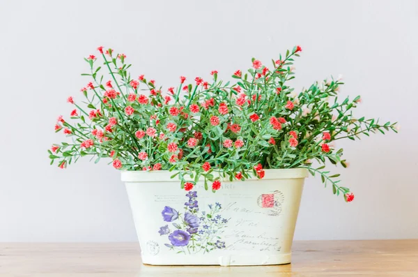 Çiçek vazo dekorasyon — Stok fotoğraf