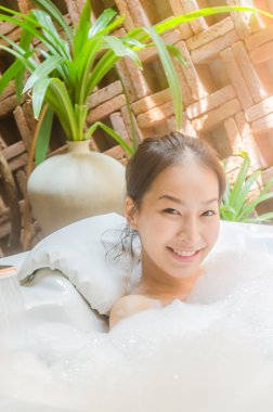 Kadınlar spa banyo Jakuzi