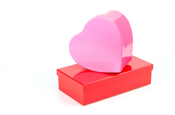 Caja de corazón rosa aislado fondo blanco —  Fotos de Stock