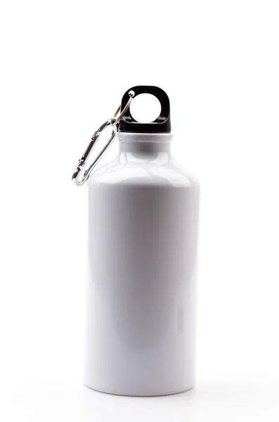 RVS fles water geïsoleerde witte achtergrond — Stockfoto