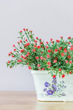 çiçek vazo dekorasyon