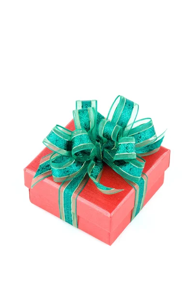 Caja de regalo aislado fondo blanco — Foto de Stock