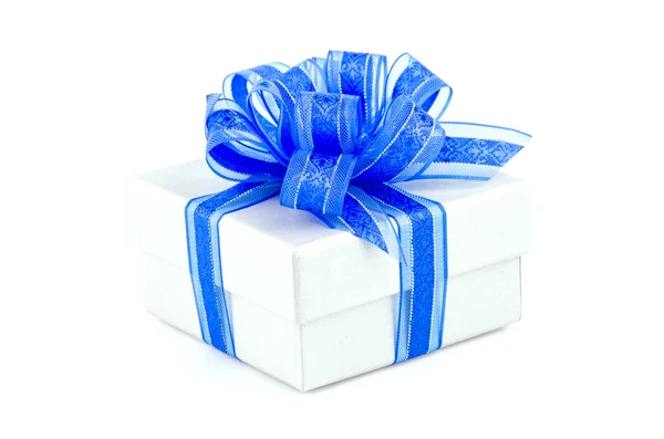 Confezione regalo isolato sfondo bianco — Foto Stock