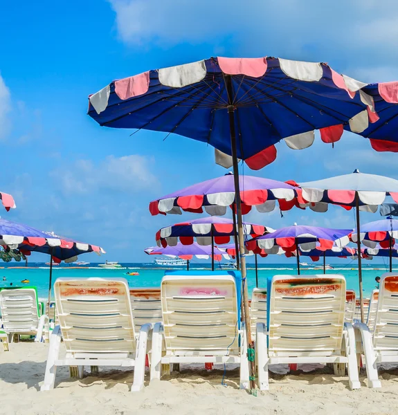 Koh larn île plage tropicale dans la ville de pattaya Thaïlande — Photo