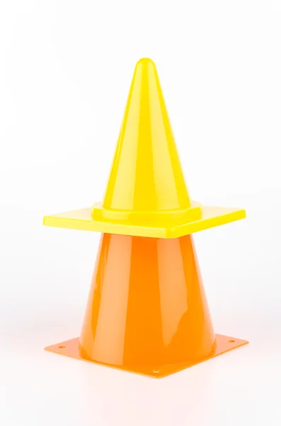 Cones de tráfego isolado fundo branco — Fotografia de Stock