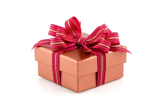 Caja de regalo aislado fondo blanco — Foto de Stock