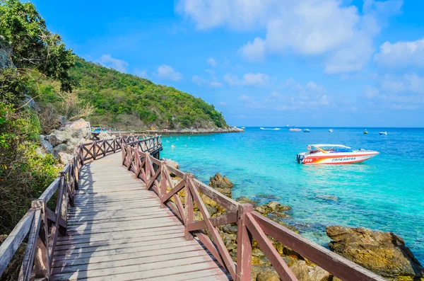 パタヤ、タイで島ラーン ビーチ島 — ストック写真