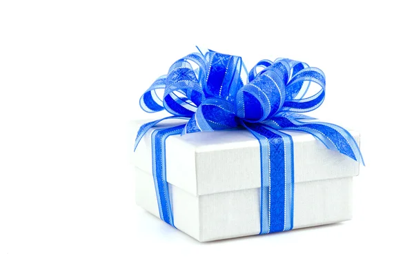 Caja de regalo aislado fondo blanco — Foto de Stock