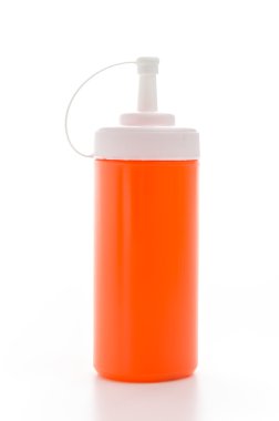 sos izole şişe beyaz arka plan