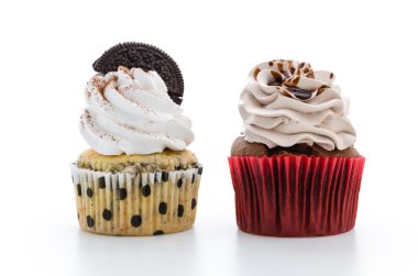 Çörekler beyaz arkaplanda izole edildi