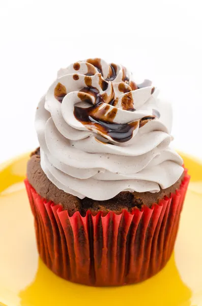 Cupcakes geïsoleerd op witte achtergrond — Stockfoto