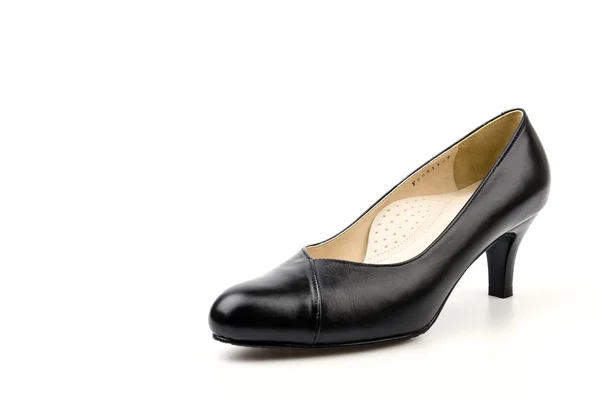 Cuoio nero scarpe donne isolato sfondo bianco — Foto Stock