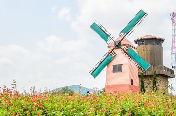 Molino de viento — Foto de Stock