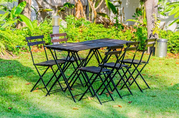 Table chair garden — Stock Photo, Image