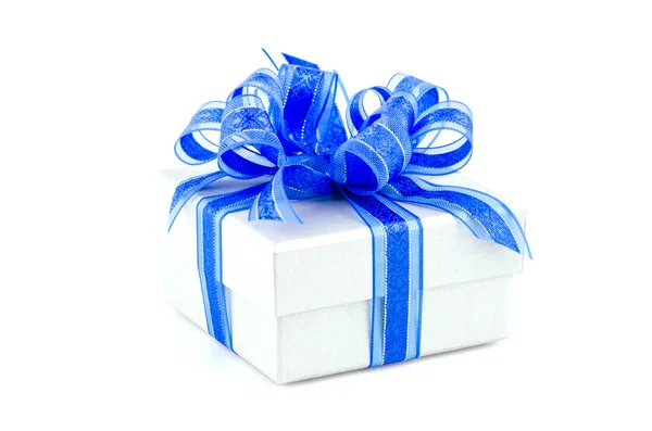 Caja de regalo aislado fondo blanco — Foto de Stock